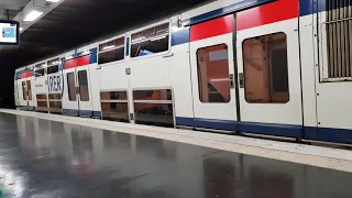 ( RER A ) énorme bruit sur le rail+Flash à 0:28😍 Départ d'un MI2N OKLA à Nanterre-Préfecture