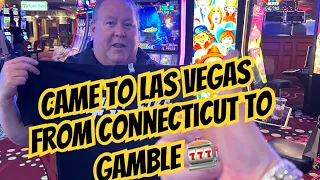 I withdrew $3,000 from my bank to gamble in Vegas. Here’s what happened… #gambling #bellagio #slots