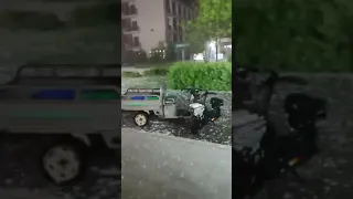 Hailstorm chaos: three-wheeled motorcycle rampage in Shijiazhuang
