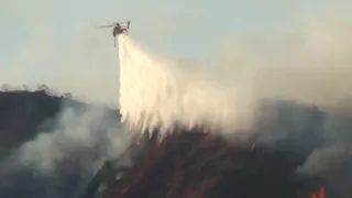 Тысячи пожарных борются со стихией в Калифорнии