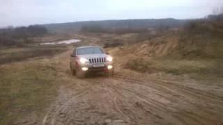 Легкий off-road Jeep Grand Cherokee 2.7 crd