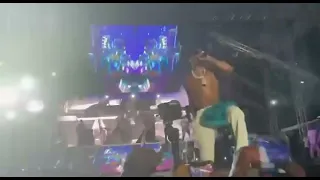 Wizkid performs “Show you the money”