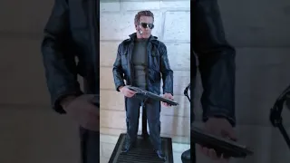 Hot Toys Terminator T-800