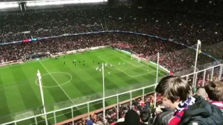 La grada del PSG se queda helada después del gol de Sergi Roberto
