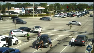 Video shows Good Samaritans rescuing unconscious driver in Boynton Beach, Florida