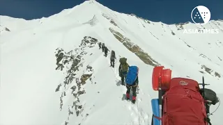 Video reveals doomed climbers’ final moments