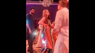 Sajal ali dance on mehndi