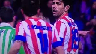 Diego Costa spat on by Antonio Amaya during Atlético Madrid vs. Real Betis (03.02.2013)