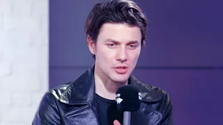 James Bay on losing the hat, his new album and demonstrates his busking ability.