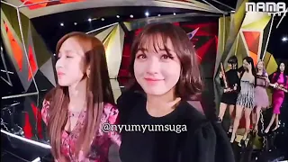 #1 [TWICETEEN] #97's DK SEVENTEEN & JIHYO TWICE moment at 2018 MAMA in HK 💙💛