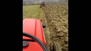 Zetor 2511 oranje / ploughing