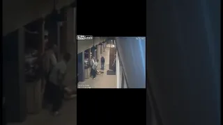 Woman gets assaulted at a bar (Shocking Footage)