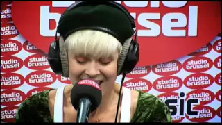 Studio Brussel: Robyn - Hang with me