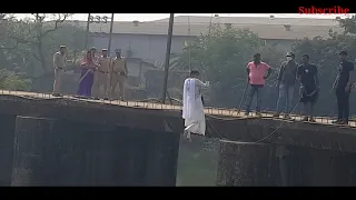 Fall of heer in river behind scene full entertainer