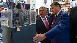 Рустам Минниханов принял участие в работе выставки «Иннопром-2019»