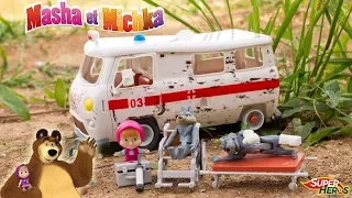 Masha and the Bear Ambulance Playset with Wolves SIMBA Toy Review Kids