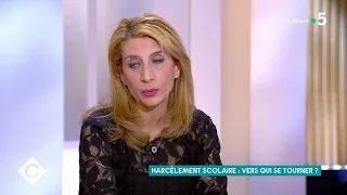 Harcèlement scolaire : le combat de Nora Fraisse - C à Vous - 10/03/2021