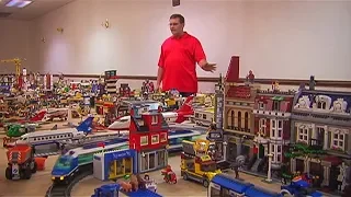 Man's massive LEGO collection delights during the holidays