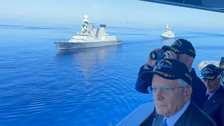 Il Presidente Mattarella ha visitato la nave Cavour della Marina Militare