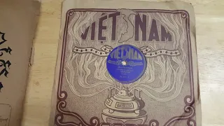 A short talk on Cambodian record sleeves