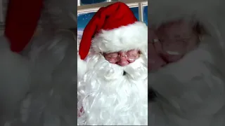 Drunk Santa Claus Tells Bad Jokes - Men Joke