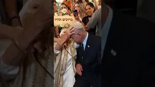 Alice Cohen invited Bibi Netanyahu to her 100th birthday & gave him a blessing called Birkat Kohanim