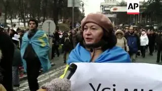 Leaders take part in Maidan anniversary march