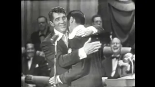 Dean Martin licks Jerry Lewis (don’t lick it!)