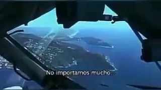 PILOTO MEXICANO ES CONTROLADO POR UN ALIEN