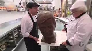 Chocoladehoofd voor de koning valt