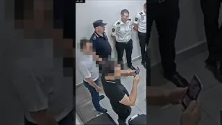 Грузчик в Шереметьево украл 21 миллион рублей