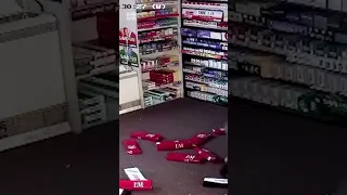 Clumsy thief bungles robbery