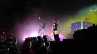 LMFAO - Sexy and I know it (live)