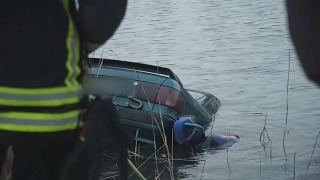 Spaziergänger in Bramsche entdeckt Auto an Seeoberfläche