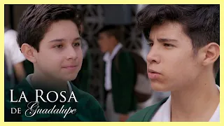 Óscar tiene muchas  dudas sobre su orientación | La rosa de Guadalupe 3/4 | Mi primer beso