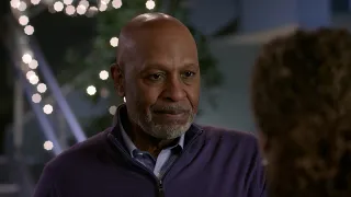 Richard Gives Maggie a Gift Before She Leaves - Grey's Anatomy
