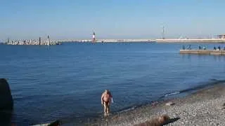 Сочи,"Моржи" купаются, вода +17°C, воздух +14°C. Октябрь 2013