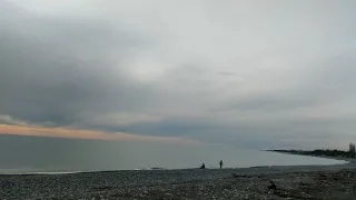 Абхазия, пляж Гечрипш зимой. Море