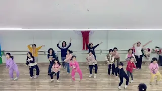 Vũ Điệu Làng Lá - Team Tiny Dancer