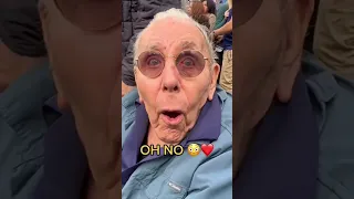 Impossível não se emocionar com Mr. Goode, veterano da 2ª guerra mundial, realizando seu sonho. ❤️🥺