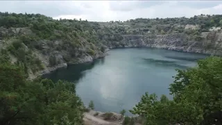 У затопленому кар'єрі потонув чоловік