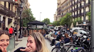 [SPAIN-BARCELONA] Walking along Rambla de Catalunya... 22/APR/2022 04:15 pm