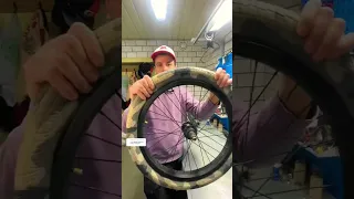 Накачал колесо пальцем!🙃 #bmx #бмх #велосипед