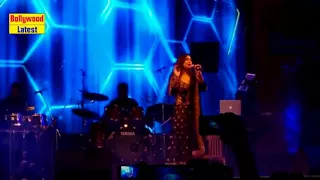 kabhi jo badal barse live performance by shreya ghoshal