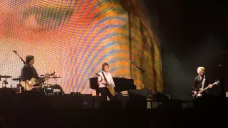 Sir Paul McCartney - Paperback Writer (Clip) @ Firefly Music Festival 2015