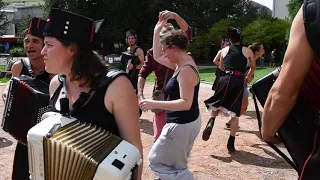 ça va valser au festival du théâtre du rue d'Aurillac 2019