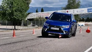 Mitsubishi ASX 2017 - Maniobra de esquiva (moose test) y eslalon | km77.com