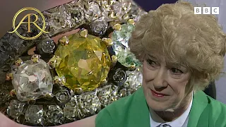 Value of Incredibly Rare Coloured Diamond Ring Delights Owner | Antiques Roadshow