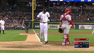 PHI@DET: V-Mart breaks the tie with an RBI single