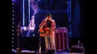 Neil Young covers Bob Dylan's 'Blowin in the Wind' at Farm Aid 2013